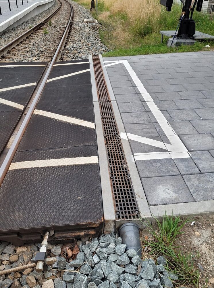 Vorteile für Infrastruktur, Drainage und Langzeitsicherheit mit dem STRAIL D-Bordstein