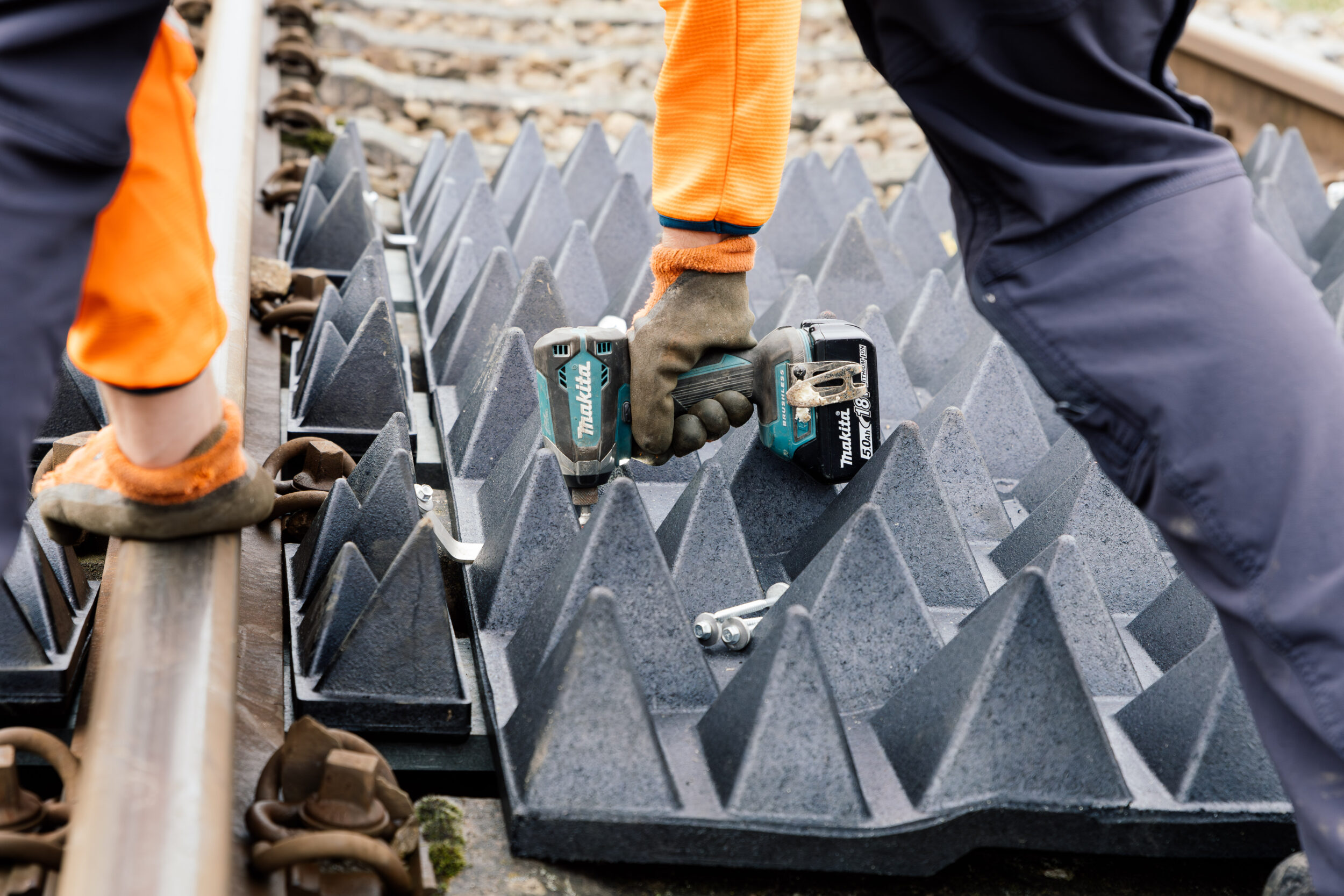 grid Montage - Schutz gegen Betreten von Gleisanlagen