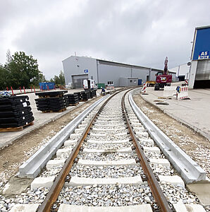 T-Bordstein - Robuster Standard-Bordstein für langlebige Bahnübergangssysteme