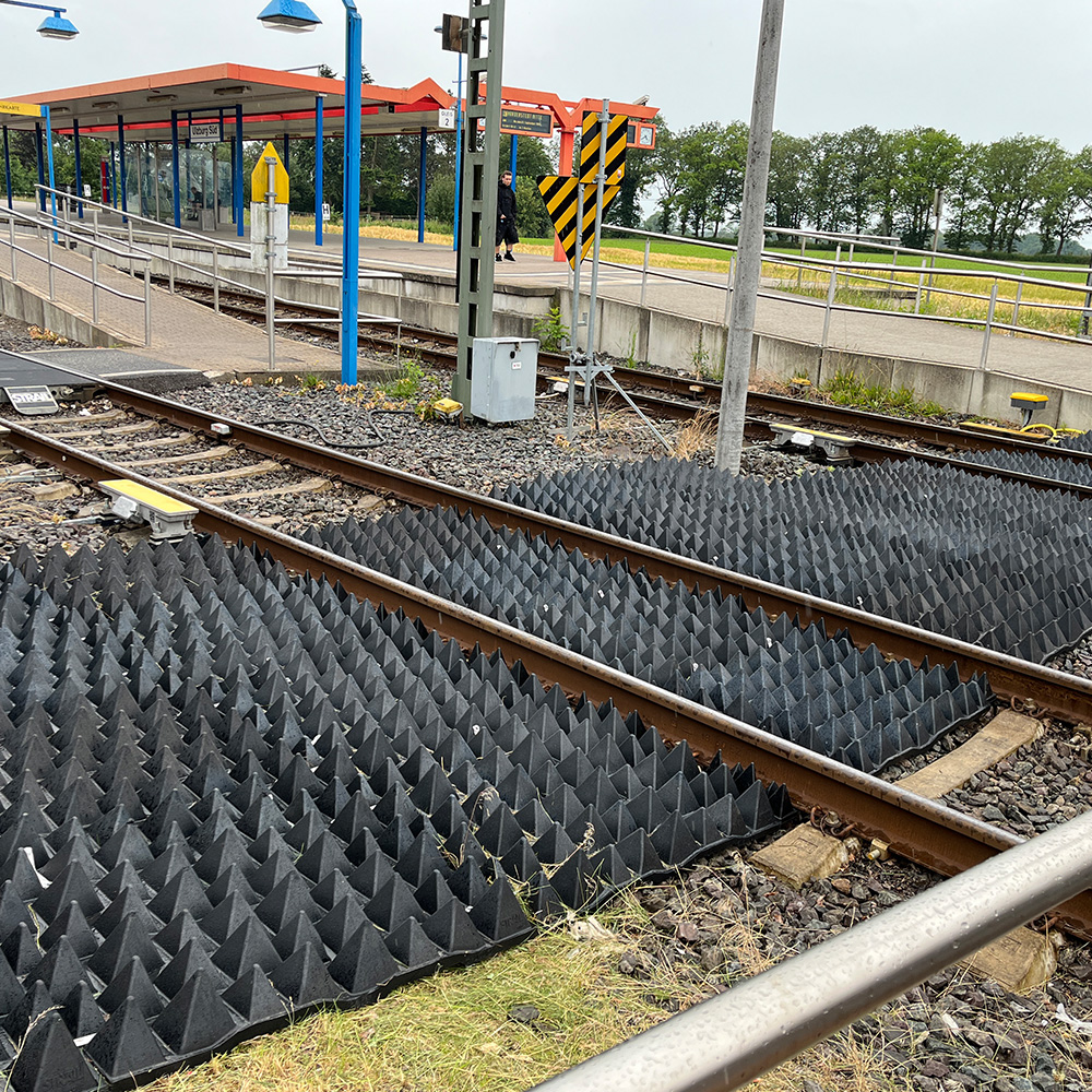 grid sorgt für Sicherheit am Bahnhof